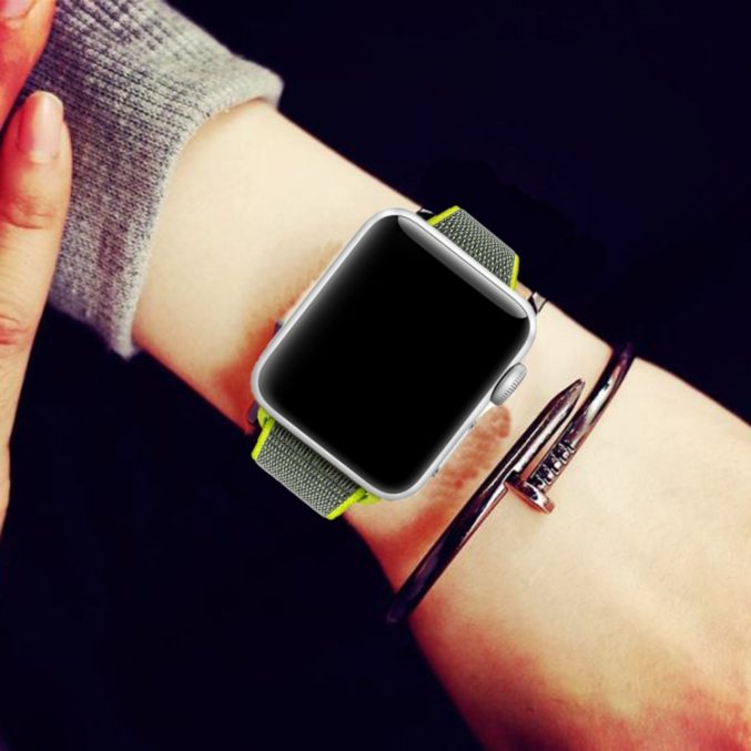 Nylon klokkereim med borrelås for Apple Watch 41 / 40 / 38 mm - Bilde 30