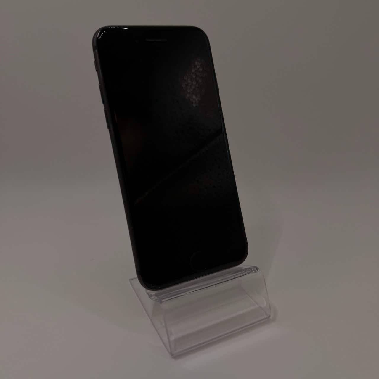 Pakkeauksjon #1017 – 2 x iPhone 8 256GB Sort – Pent brukt