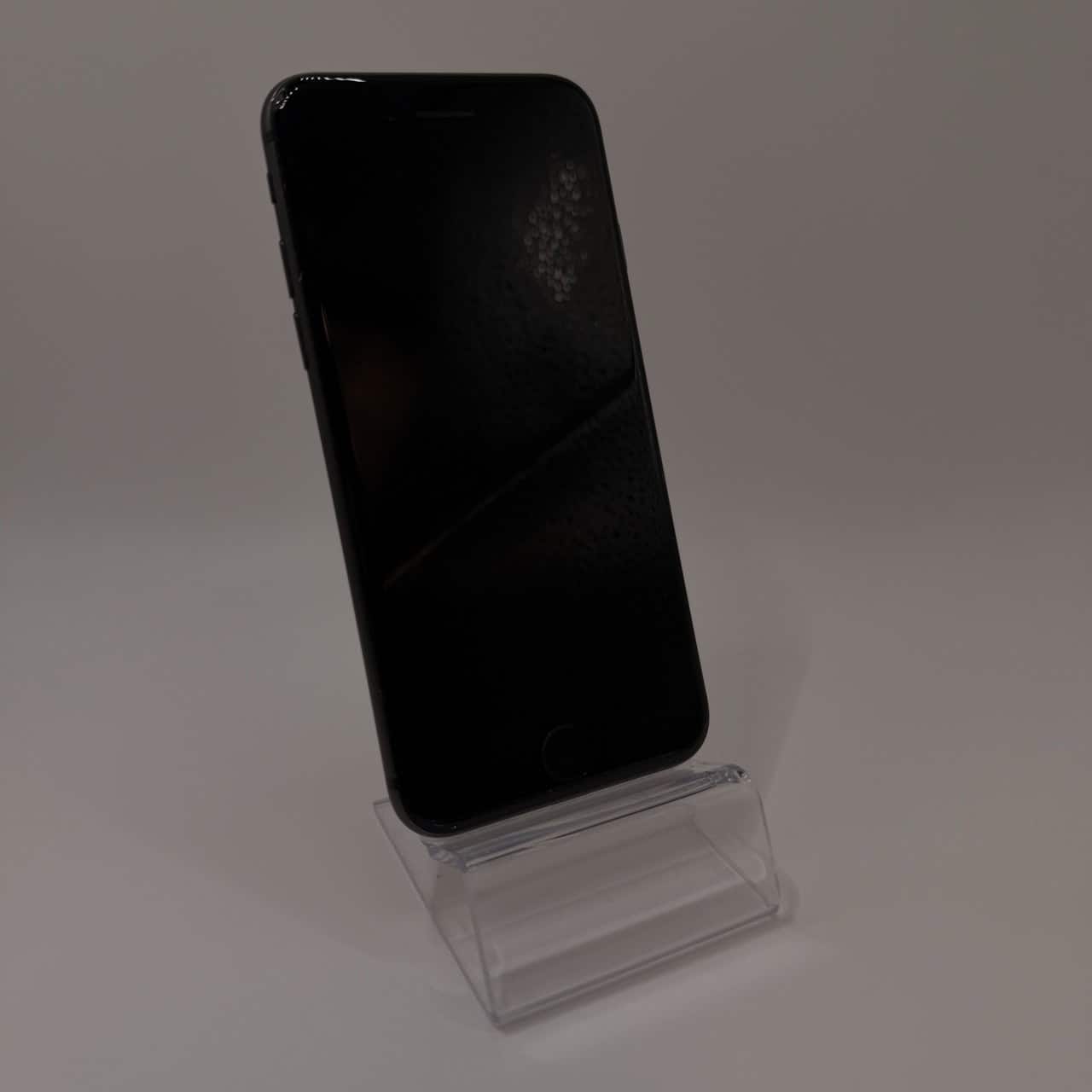 Auksjon #1018 – iPhone 8 256GB Sort – Pent brukt